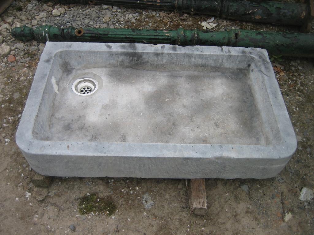 mooie oude gefrijnde arduinen pompbak met ronde hoeken, Ophalen