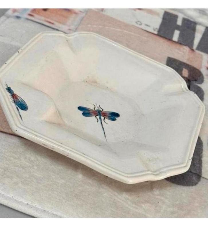Vintage keramiek grote asbak libelle 23 centimeter wit, Verzamelen, Rookartikelen, Aanstekers en Luciferdoosjes, Gebruikt, Asbak