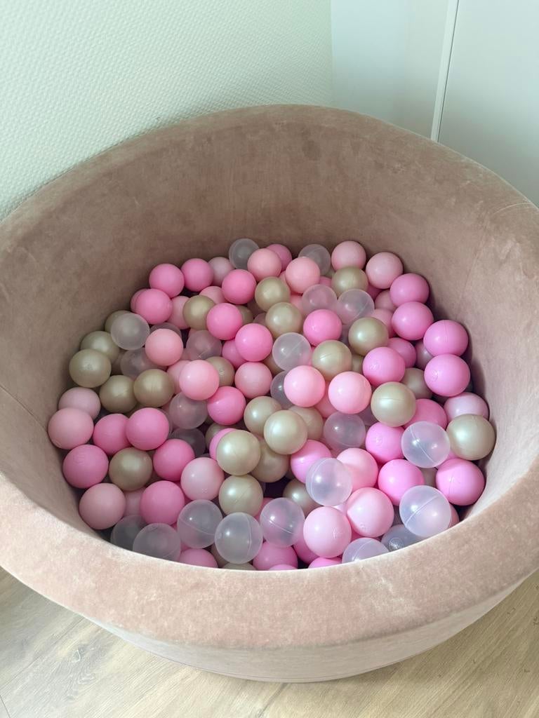 Ballenbad Moje, Ophalen, Zo goed als nieuw, Meisje