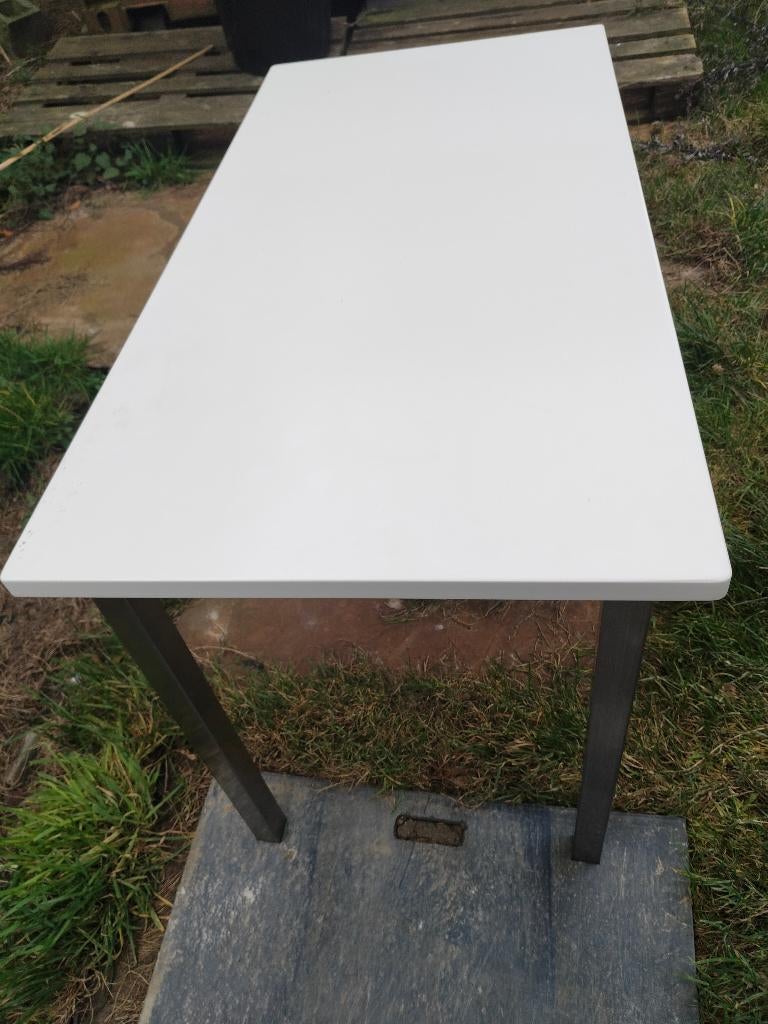 très belle table, bureau avec 2 sièges, Maison & Meubles, Bureaux, Enlèvement