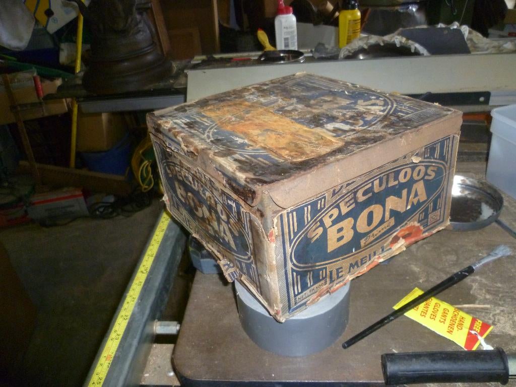 OUDE KOEKEN DOOS, Ophalen