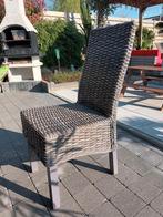 8 chaises en rotin, Enlèvement