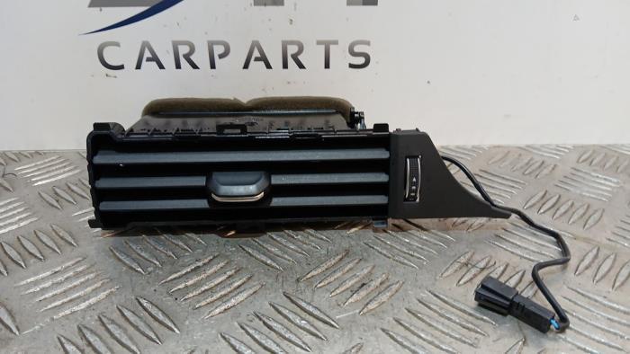 Grille aération tableau de bord d'un Audi A5, Autos : Pièces & Accessoires, Tableau de bord & Interrupteurs, Audi, Utilisé, 3 mois de garantie