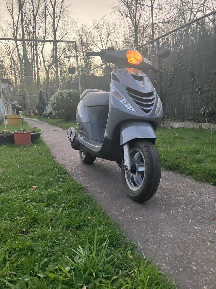 Piaggio Zip 4takt B-klasse, Vélos & Vélomoteurs, Scooters | Piaggio, Comme neuf, Zip, Enlèvement