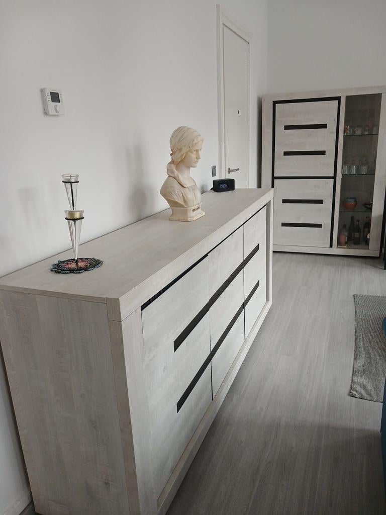 Salle à manger en mélaminé gris clair, moderne et raffiné, Maison & Meubles, Enlèvement