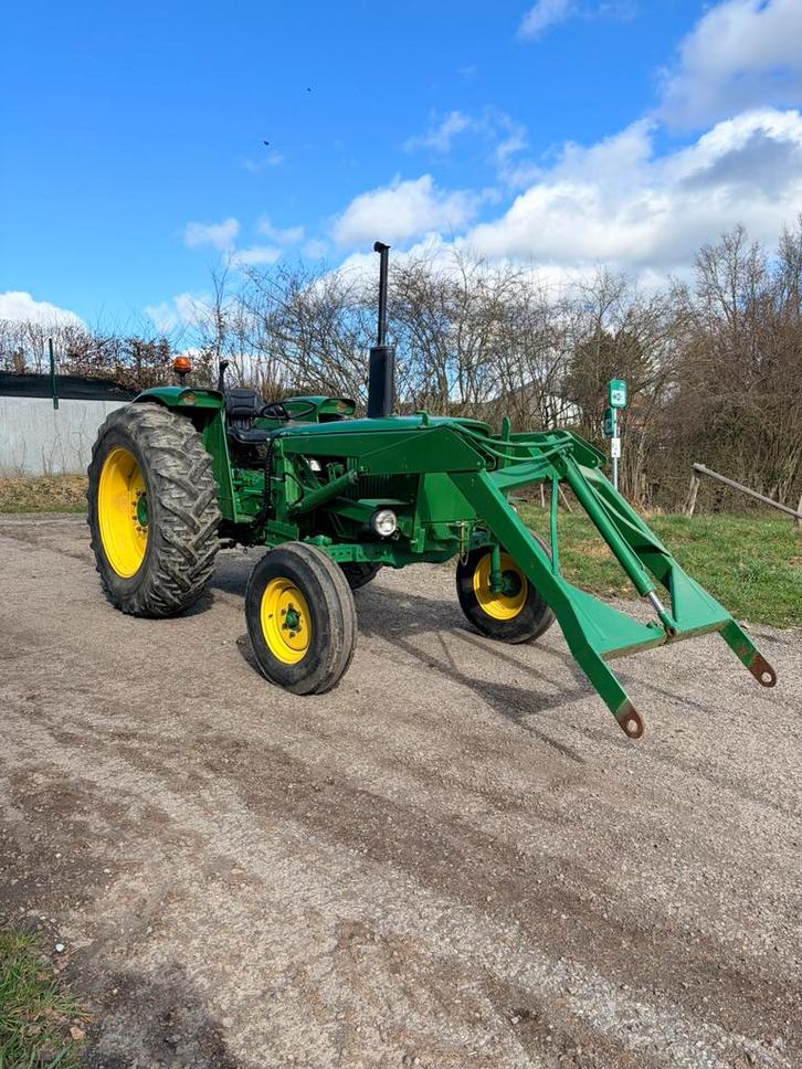 John Deere 1120 avec chargeur frontal, Zakelijke goederen, Landbouw | Tractoren, John Deere, Ophalen