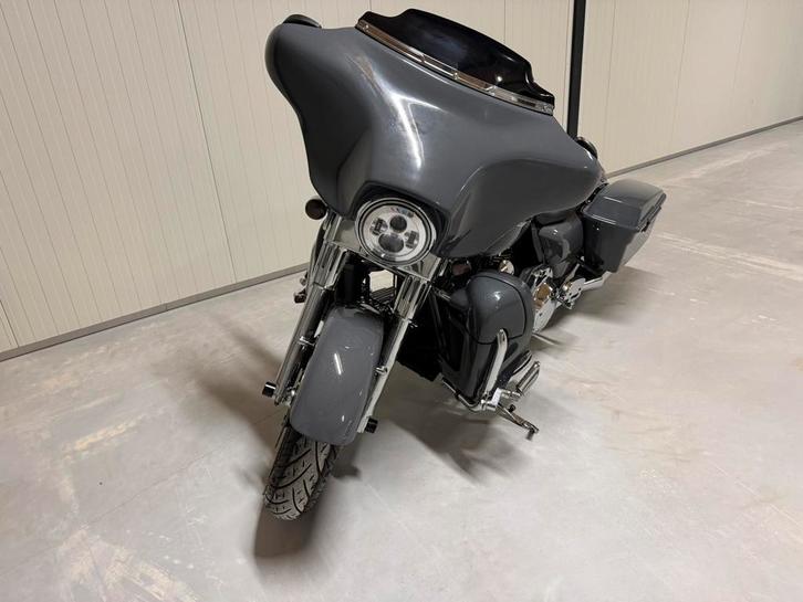 Harley-Davidson CVO Ultra Classique (FLHTCUSE 7), Motos, Motos | Harley-Davidson, Particulier, Tourisme, plus de 35 kW, 2 cylindres