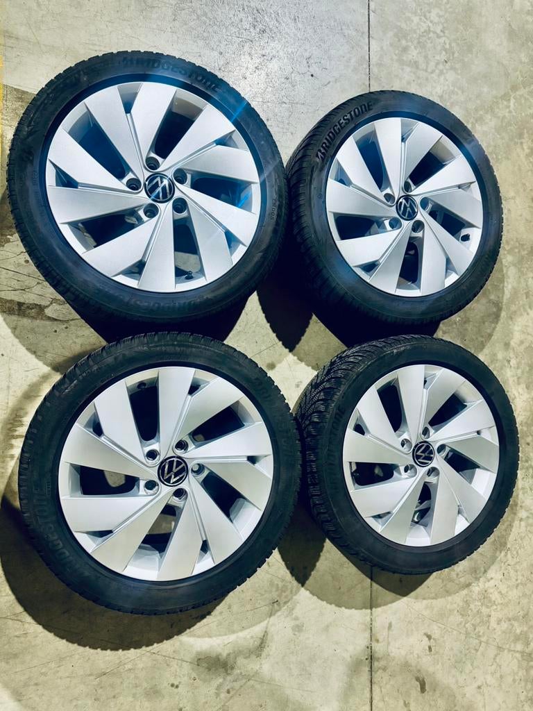 Originele VW Golf 8 Belmont 17 inch velgen winterbanden, Auto-onderdelen, Ophalen, 17 inch, Winterbanden, Velg(en)