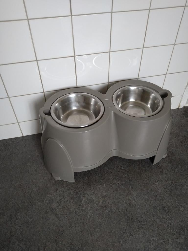NIEUWE VERHOOGDE VOERBAK., Dieren en Toebehoren, Hondenvoerbakken en Drinkbakken, Ophalen, Anti-knoei, Nieuw
