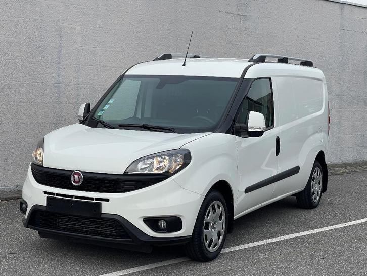 Armoires pour Fiat Doblo 1.4 Turbo SX Maxi, Autos, Camionnettes & Utilitaires, Entreprise, Achat, ABS, Caméra de recul, Airbags