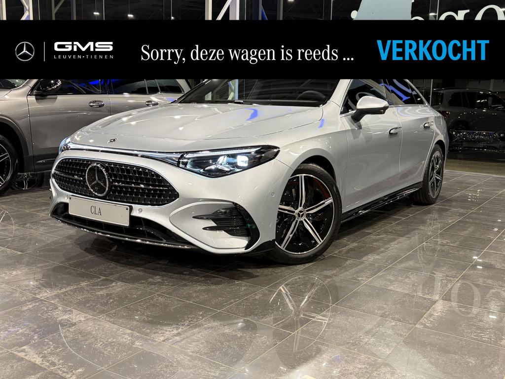 Mercedes-Benz CLA 180 AMG Line, Stof, Zwart, 4 cilinders, 136 pk