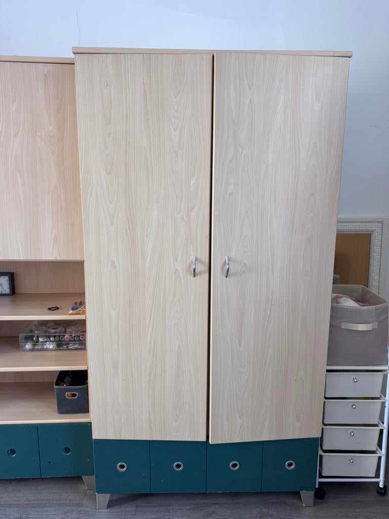 ARMOIRE GRATUITE, Maison & Meubles, Armoires | Casiers, Enlèvement, Utilisé