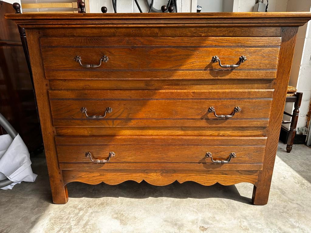 Commode ancienne bois massif, Maison & Meubles, Armoires | Commodes, Enlèvement, Comme neuf
