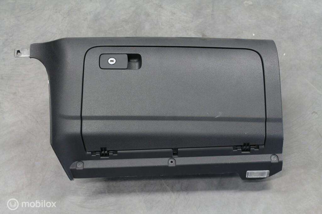 Handschoenkastje Volkswagen Scirocco (2008-heden), Gebruikt, Ophalen of Verzenden