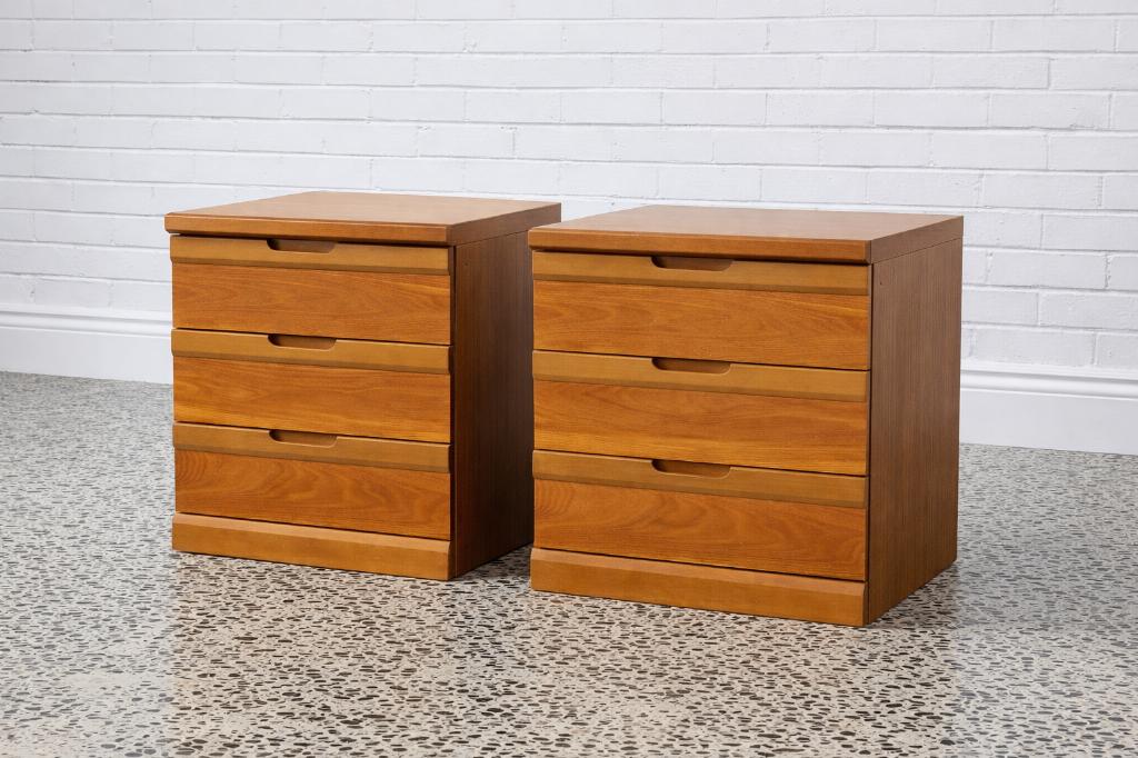 Paire de chevets vintage bois style scandinave / mid-century, Antiquités & Art, Antiquités | Meubles | Tables, Enlèvement