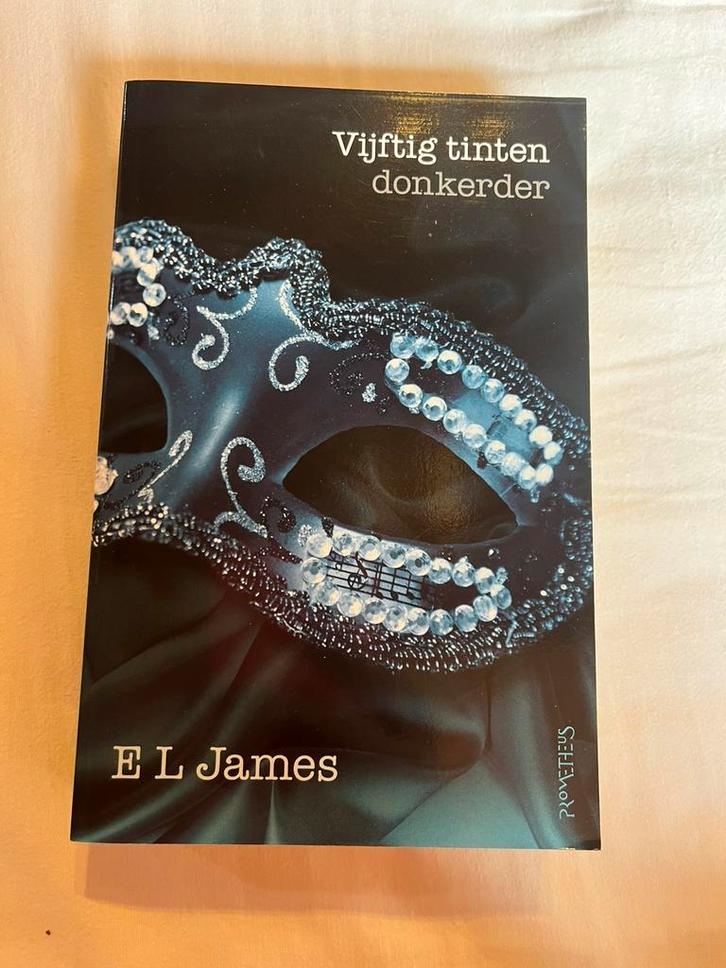 E.L. James - Vijftig tinten donkerder, Boeken, Literatuur, Amerika, Ophalen of Verzenden