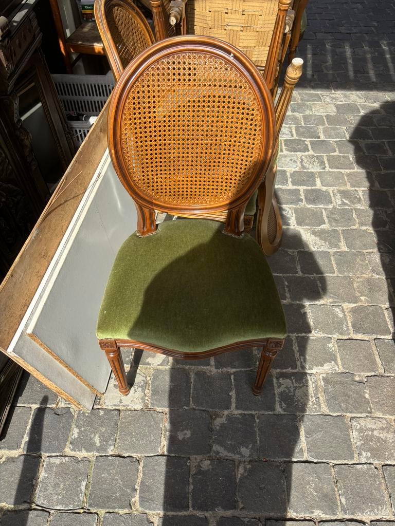 Gratis stoelen, Ophalen