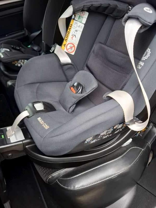 Maxi Cosi Stone i-Size inclusief Isofix 360 graden Base, Kinderen en Baby's, Autostoeltjes, Zo goed als nieuw, Maxi-Cosi, 0 t/m 18 kg