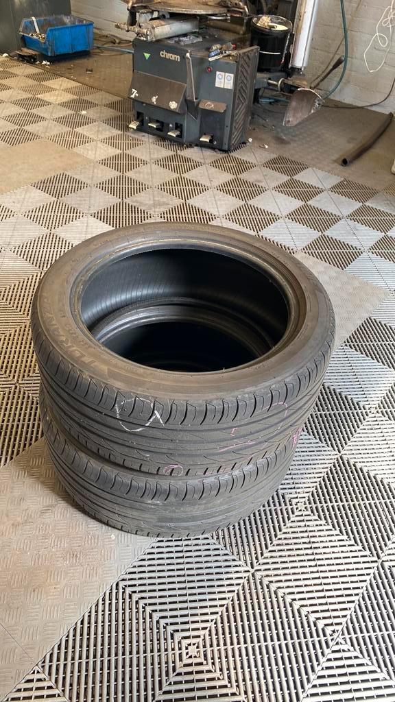 225/45/17-91v bridgestone met monteren 50 eur per stuk, Autos : Divers, Pièces de sport automobile, Comme neuf, Enlèvement