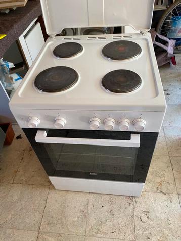 Oven + fornuis Beko  beschikbaar voor biedingen