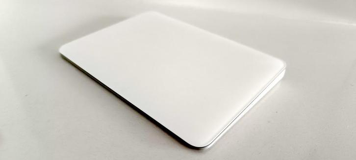 Apple Magic Trackpad - Wit Multi‑Touch-oppervlak nieuwstaat, Computers en Software, Muizen, Zo goed als nieuw, Trackpad, Draadloos