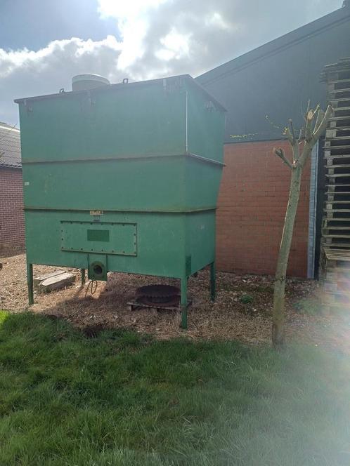 Groene ijzeren opslagbunker plus houtkachel, Doe-het-zelf en Bouw, Metalen, Gebruikt, IJzer, Ophalen