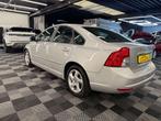 Volvo S40 1.6D bj. 2012 76000km Euro 5., Auto's, Voorwielaandrijving, Gebruikt, Zwart, 4 cilinders