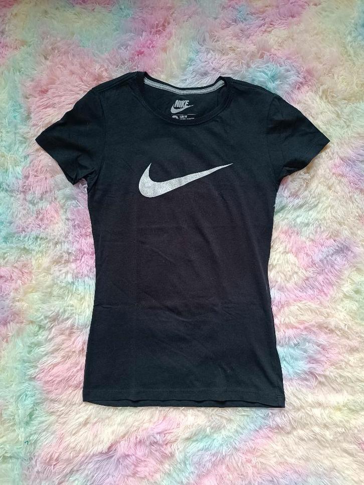 Slim fit shirt van Nike, Kleding | Dames, Sportkleding, Zo goed als nieuw, Maat 36 (S), Zwart, Ophalen of Verzenden