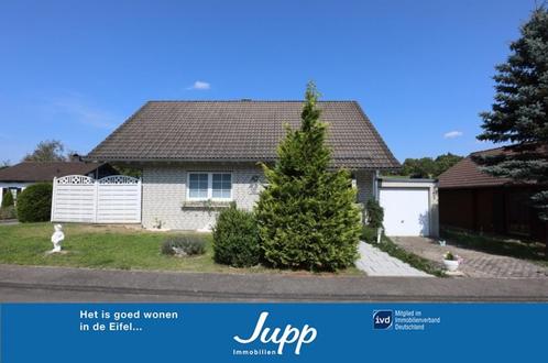 Verzorgde eengezinswoning met extra bouwgrond, garage, tuin., Immo, Buitenland, Duitsland, Woonhuis, Dorp