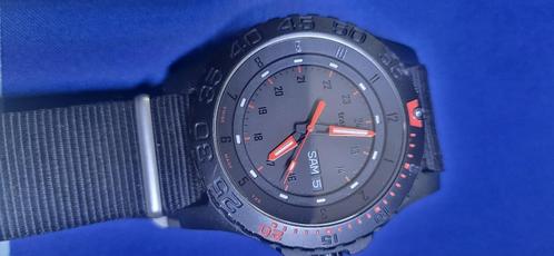 COMBAT HORLOGE, Handtassen en Accessoires, Horloges | Heren, Zo goed als nieuw, Polshorloge, Overige materialen, Ophalen of Verzenden