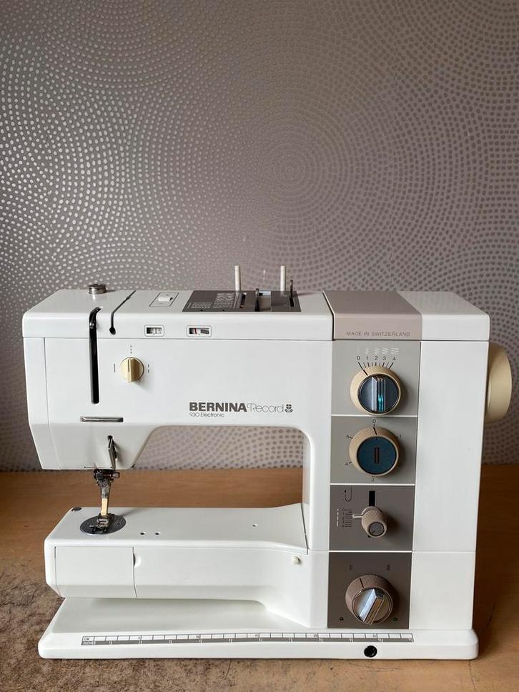 NAAIMACHINE BERNINA 930 IN ZEER NETTE STAAT, Hobby en Vrije tijd, Naaimachines en Toebehoren, Gebruikt, Naaimachine, Bernina, Ophalen of Verzenden