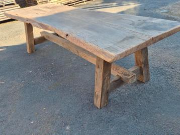Massief eiken boomstamtafel kloostertafel  beschikbaar voor biedingen