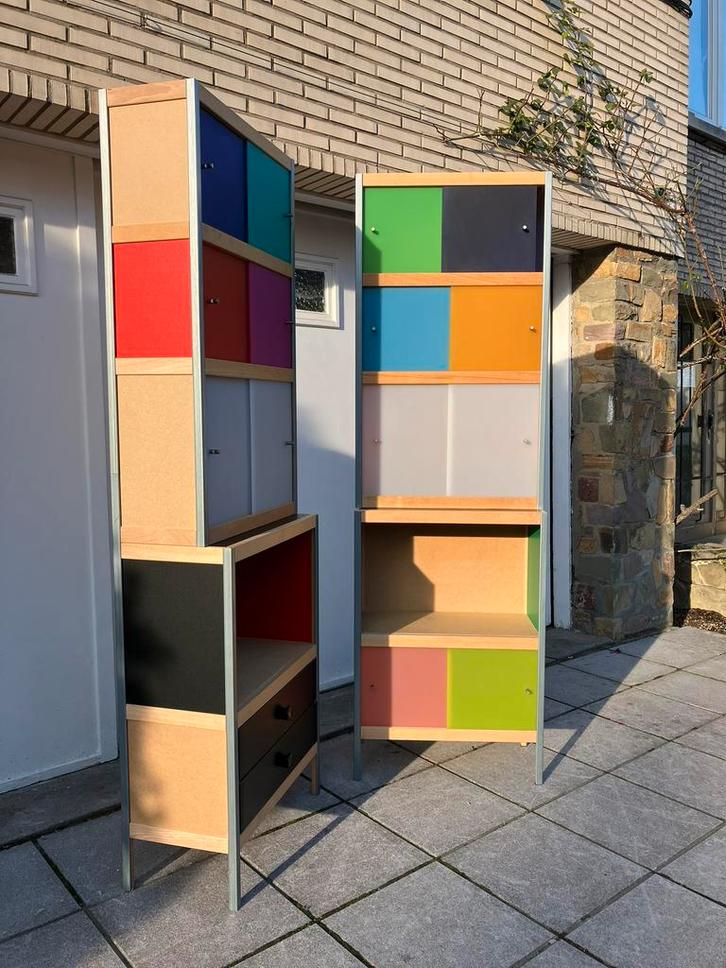 Twee kleurrijke Kewlox-kasten met acryl deurtjes., Huis en Inrichting, Kasten | Lockerkasten, Gebruikt, Ophalen