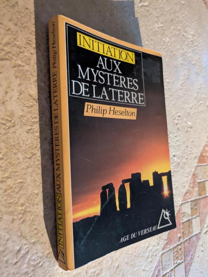 Aux mystères de la terre (Philip Heselton)., Livres, Littérature, Utilisé, Europe autre, Enlèvement ou Envoi