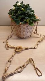 Rieten hangmand, bloempot, hoogte 14cm, diam 16cm bovenaan, Tuin en Terras, Ophalen, Binnen