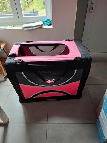 Niche pliable pour transport  chien disponible aux enchères