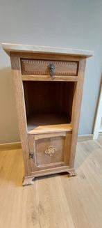 Houten nachtkastje met natuurstenen blad van 2 cm dik., Ophalen