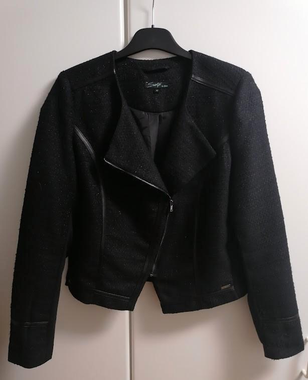 Zwart gevoerd kort vestje zonder kraag met rits, maat 42, Vêtements | Femmes, Vestes & Costumes, Comme neuf, Taille 42/44 (L)