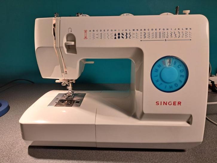 Singer naaimachine 3827, Hobby en Vrije tijd, Naaimachines en Toebehoren, Gebruikt, Naaimachine, Singer, Ophalen