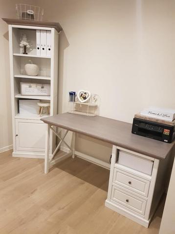 COMPLETE KAMER + BUREAU + BOEKENKAST. nieuwprijs: €3334 beschikbaar voor biedingen