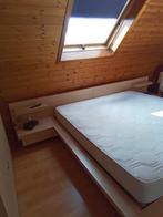 Bed, Huis en Inrichting, Slaapkamer | Bedden, 180 cm, Modern, Zo goed als nieuw, Hout