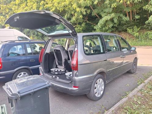 Tres belle peugeot 807 7 places, Auto's, Peugeot, Particulier, Diesel, Overige bekleding