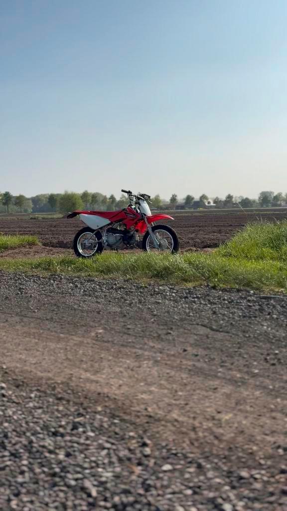 CRF70F (125cc A1 papieren), Motoren, Motoren | Honda, Particulier, SuperMoto, 11 kW of minder, 1 cilinder, Minimaal motorrijbewijs A1