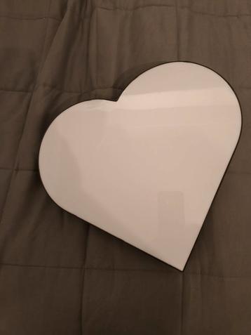 Wandlamp in de vorm van een hart op batterijen  beschikbaar voor biedingen