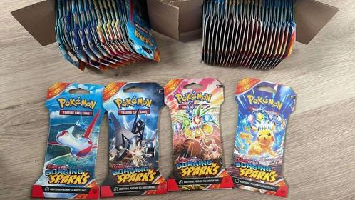 Pokémon Surging Sparks: Sleeved Booster Pack – Slechts €9,95, Hobby en Vrije tijd, Verzamelkaartspellen | Pokémon, Nieuw, Booster