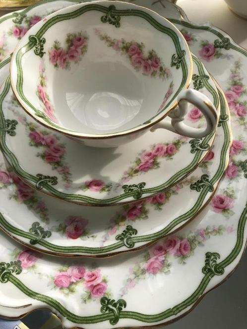 Aynsley China, ca. 1870 - 19 stuks -, Antiek en Kunst, Antiek | Porselein, Ophalen of Verzenden