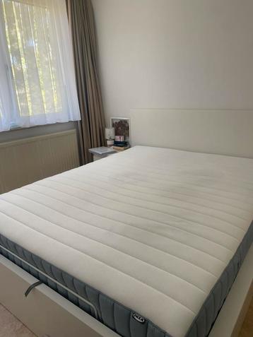 Matelas mi-ferme 160*200, Enlèvement, Utilisé, Matelas