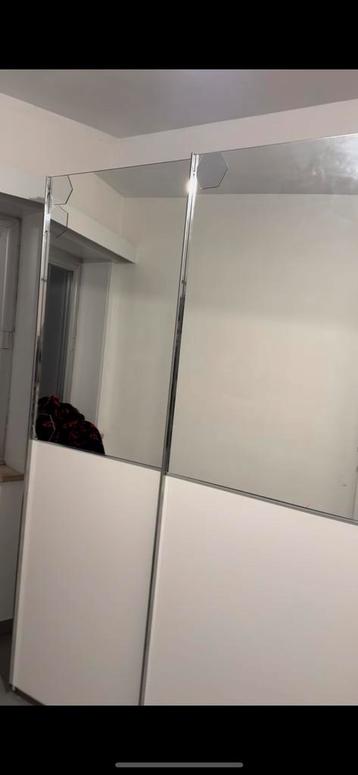 Kleerkast 3 meter met 4 schuifdeuren beschikbaar voor biedingen