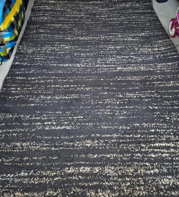 Tapijt zeer nette staat  beschikbaar voor biedingen