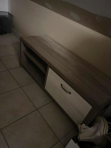 Tv meubel beschikbaar voor biedingen